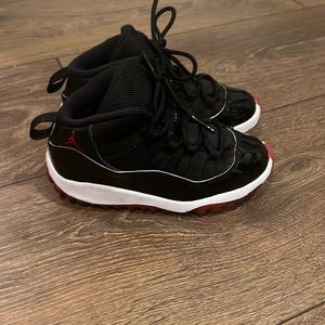 Kids Jordan 11 Bred size 9